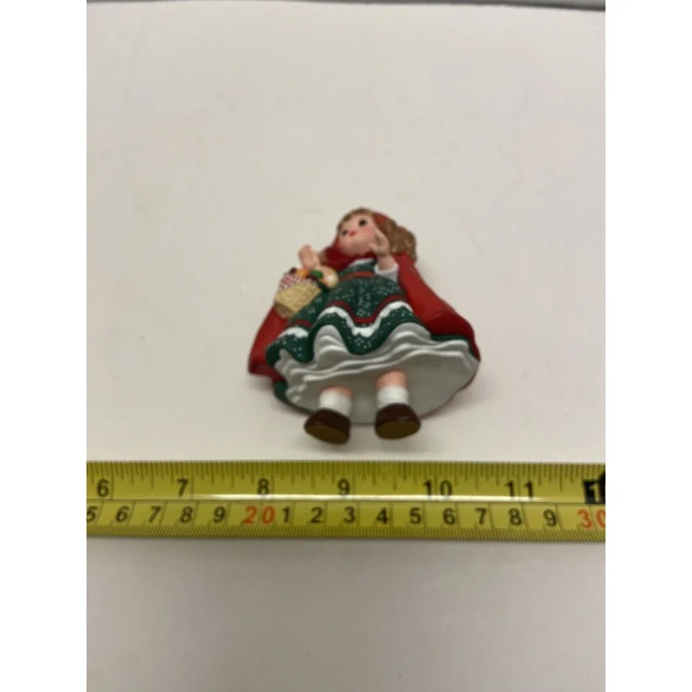 1991 Hallmark Keepsake Madame Alexander Little Red Riding Hood